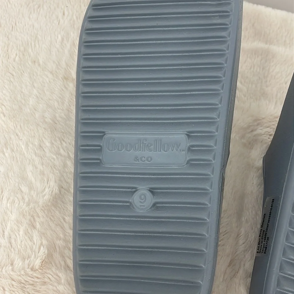 GOODFELLOW & CO SIZE 9 Men's Gray Slide Sandals